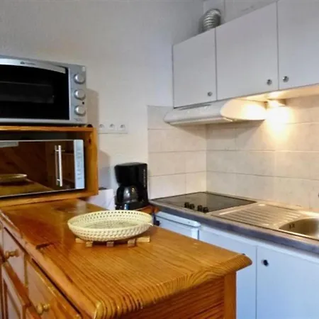 Studio-cabine Situe Au Calme Avec Parking Couvert, 5 Couchages Apartment *