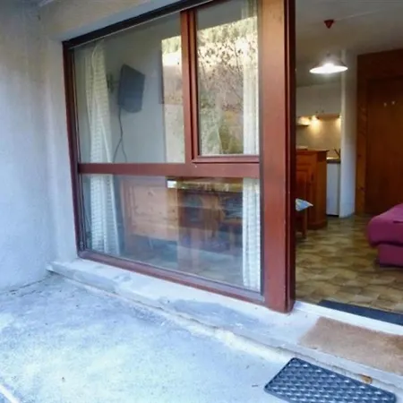 Apartment Studio-cabine Situe Au Calme Avec Parking Couvert, 5 Couchages *